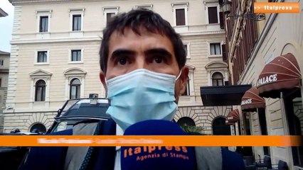 Vaccino, Fratoianni: “Governo si assuma la responsabilità dell’obbligo”