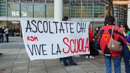 Ancora una protesta degli studenti: "No alla Dad"