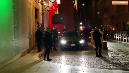 Conte lascia il Senato dopo il dibattito sulla fiducia