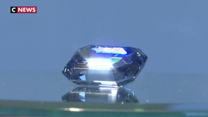 Estimé à 48 millions de dollars, voici le plus gros diamant bleu jamais mis aux enchères
