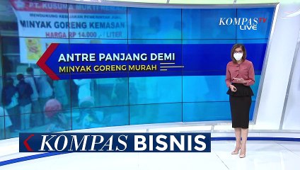 Warga Bawa KTP untuk Dapat Minyak Goreng Murah
