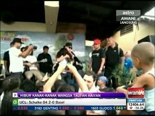 Hibur kanak-kanak mangsa taufan Haiyan