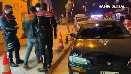 Çakarlı lambayı ceza yiyen oğlunun başında parçaladı! O anlar kamerada