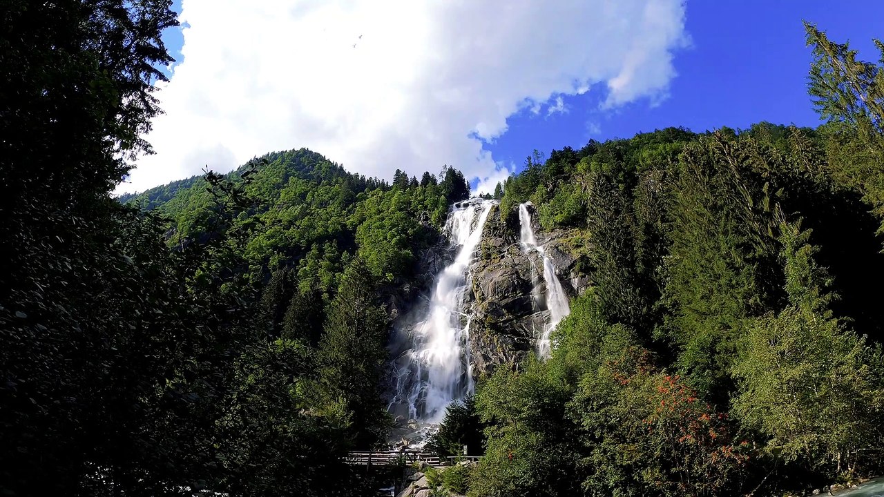 ambientnature atmosphere (air terjun)
