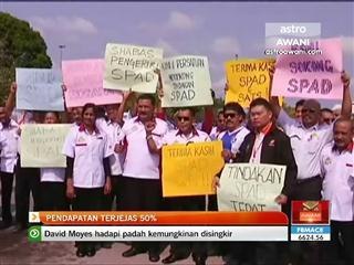 Pendapatan pemandu teksi terjejas 50%