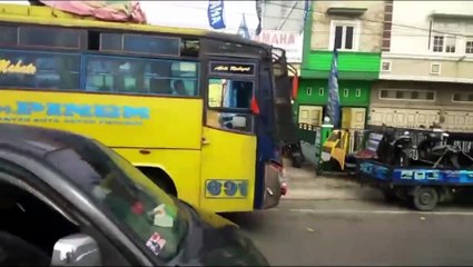 Melalui Public Address Polwan Tebing Tinggi Ajak Masyarakat Vaksinasi Booster