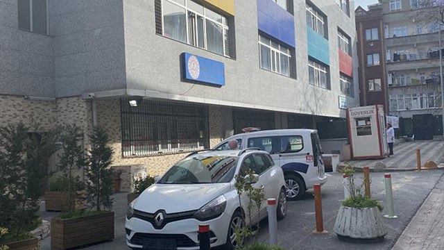 Zeytinburnu’nda okulda düşen çocuk hayatını kaybetti