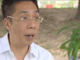 Close friend defends pilot of missing plane