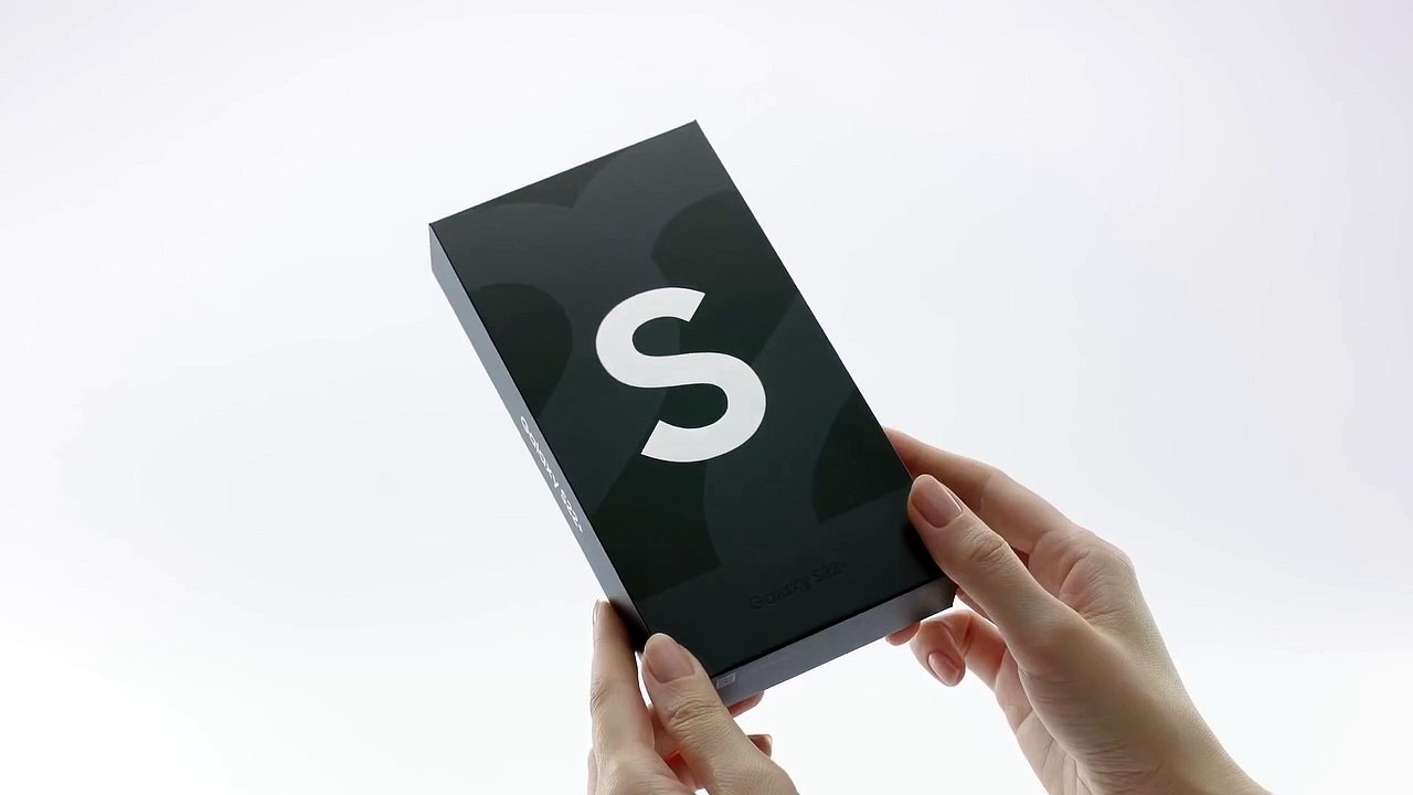 فتح صندوق هواتف Galaxy S22 وGalaxy S22+ من سامسونغ