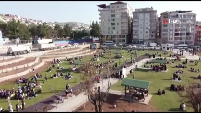 Siirt'te Millet Bahçesi'ne vatandaşlardan yoğun ilgi