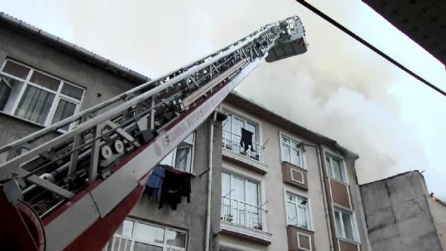 ESENLER'DE YANGIN 'BITIR' İTFAİYE EKİPLERİNCE KURTARILDI, SAHİBİ GÖZYAŞI DÖKTÜ