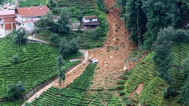 Rize’de sel ve heyelan riskli yapılar yıkılamıyor