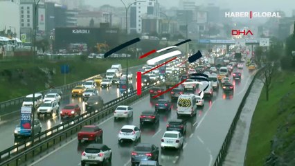 İstanbul'da yağmur trafiği etkiledi