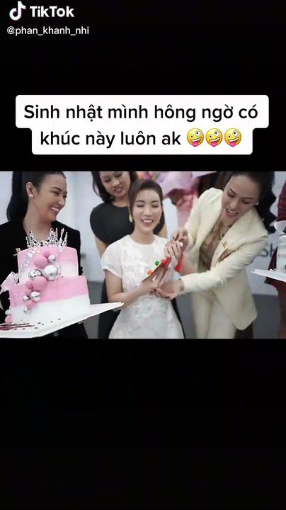 Nhật Kim Anh mừng sinh nhật khách hàng thân thiết 6 miếng vàng