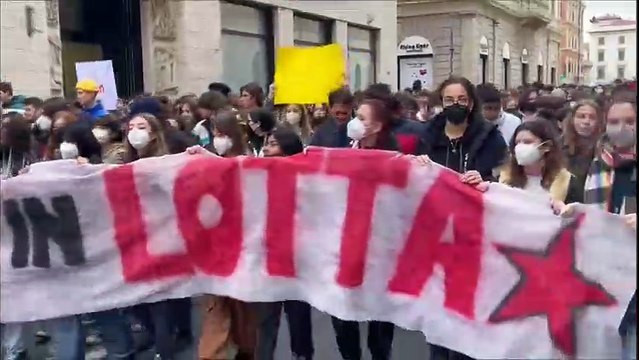 Livorno, manifestazione degli studenti: Edilizia scolastica e maturità, ecco cosa non va