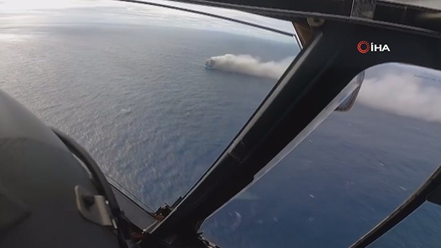 Atlas Okyanusu'nda lüks araçları taşıyan gemi sürükleniyor