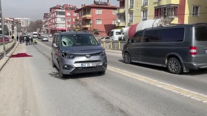 Hafif ticari aracın çarptığı yaya yaşamını yitirdi