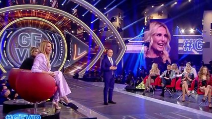 “È successo in hotel, prima del GF Vip”. Nathaly Caldonazzo e Barù, nessuno sapeva