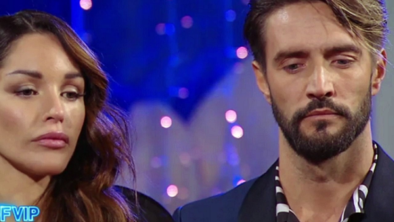 “Hai combinato un disastro”. GF Vip, Alex Belli furioso con Delia Duran si scopre nella notte