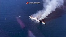 Incendio sul traghetto Grimaldi: le immagini aeree dall'elicottero della Guardia Costiera