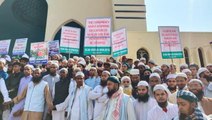 Bangladeş'ten, Hindistan'daki başörtüsü yasağına karşı protesto