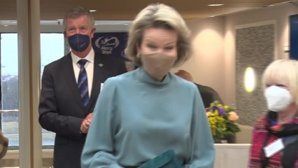 Visite de la reine au navire-hôpital "Global Mercy"