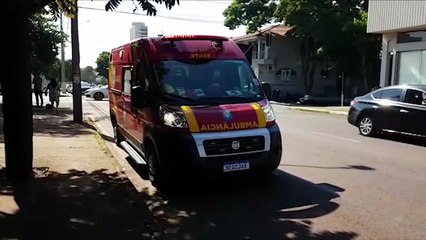 Homem fica ferido após colisão envolvendo carro e moto na Rua Cuiabá