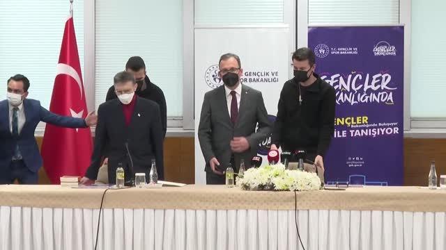 Bakan Kasapoğlu ve Aziz Sancar, gençlerle buluştu