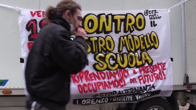 Scuola-lavoro, gli studenti a Milano: Confindustria e governo nostri nemici