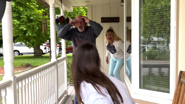 Dad Can't Stop Crying Happy Tears As Daughter Surprises Him after 3 Years | Happily TV
