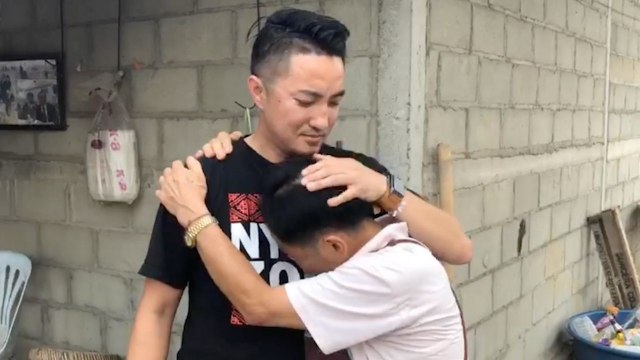 Man Reunites With Father He Thought Was Dead After Sibling Tracks Him Down Through Facebook | Happily TV