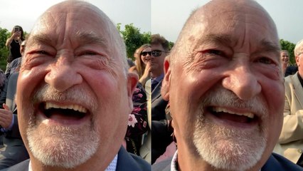 Dad Records Accidental Selfie During Son's Wedding | Happily TV