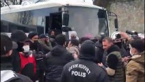 Migros işçileri, Tuncay Özilhan'ın villasının önünde gözaltına alındı