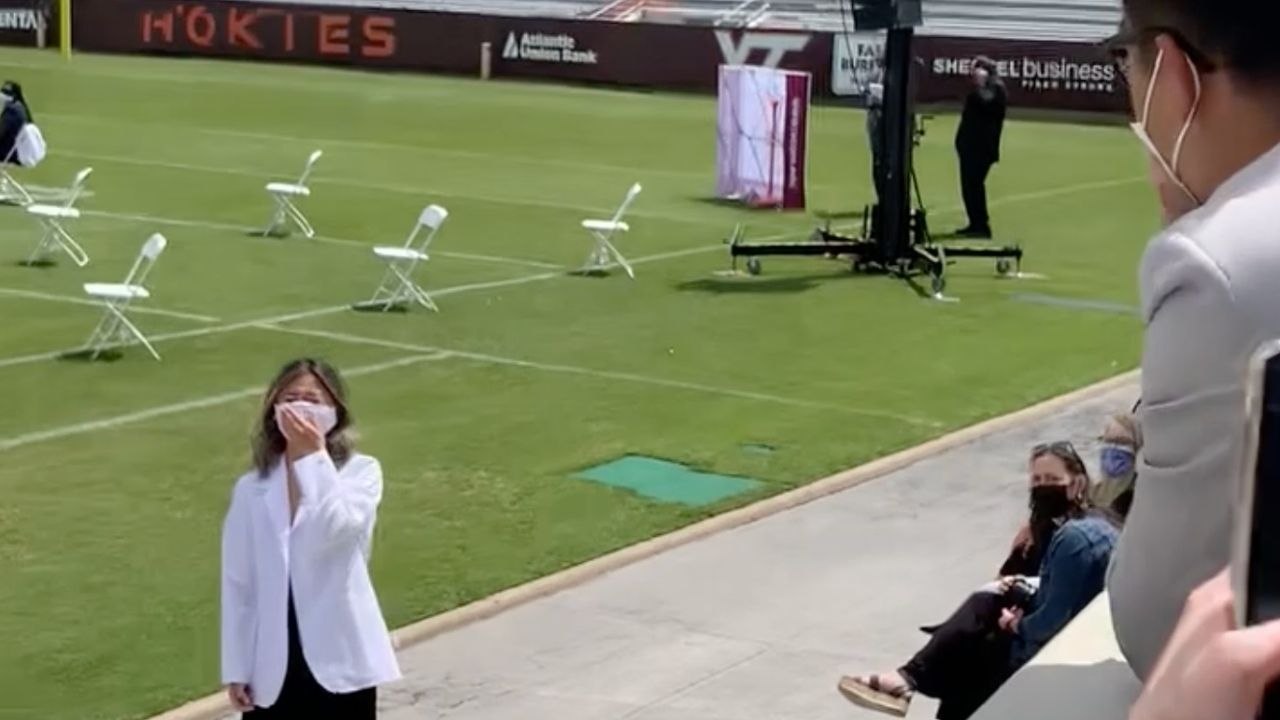 Man Travels 14 Hours To Surprise Girlfriend At White Coat Ceremony | Happily TV