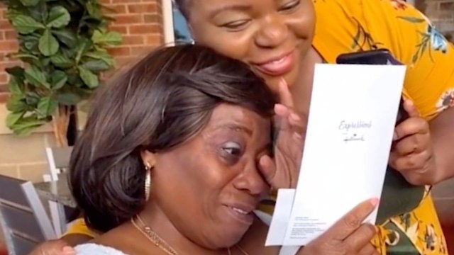 Siblings Surprise Mom On Birthday By Paying Off Her Mortgage | Happily TV