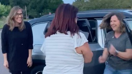 Pretend Traffic Collision Turns Out To Be Surprise Birthday Reunion For Mom | Happily TV