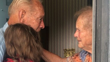 Sisters Surprise Brother After 30 Years Apart | Happily TV