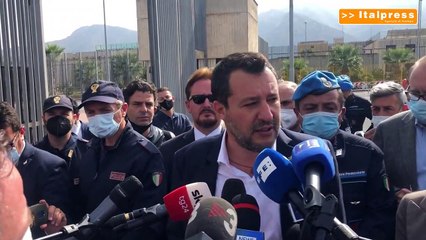 Salvini "Errore finanziare reddito cittadinanza e tagliare pensioni"