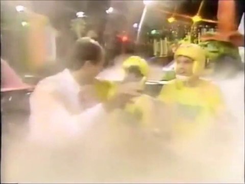 Celebrity Double Dare UK 1989 Obstacle Course Run 1