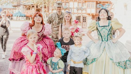 Military Dad Surprises Kids During Photoshoot At Disney | Happily TV
