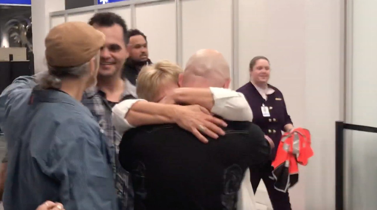 Adopted Brothers Reunite With Biological Family After 42 Years | Happily TV