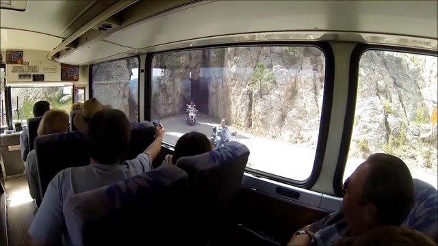 Incredible Moment Bus Scrapes Through Famous ‘Needles highway’ | Happily TV