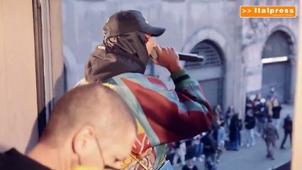 Ghali sorprende i fan con un concerto esclusivo a Piazza Duomo, Milano 🎶