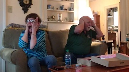 Double Pregnancy Reveal Hilarious Reaction | Happily TV