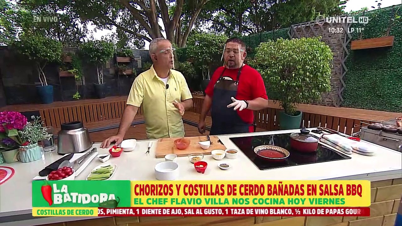 Receta: Chorizos y costillas de cerdo bañadas e...