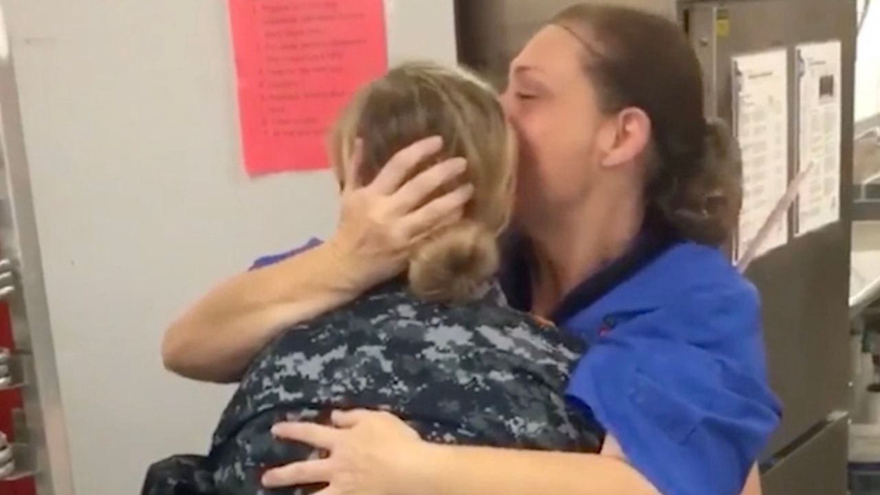 Sailor Surprises Her Mom After 1 Year Away In The Navy | Happily TV