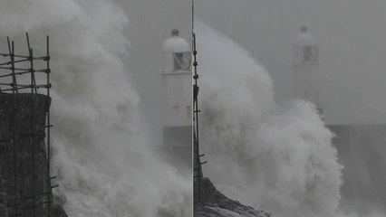 'Storm Eunice: Porthcawl Lighthouse gets pummeled by intense waves '