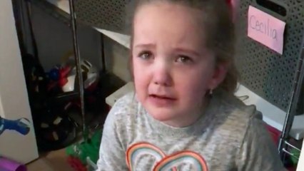 Little Girl Reacts To Heartbreaking News Toys 'R' Us Is Closing | Happily TV