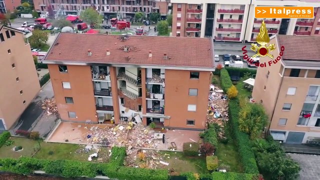 Esplosione e crollo palazzina a Pinerolo, morta un'anziana