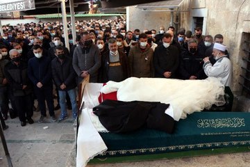 Son dakika gündem: KAZADA ÖLEN 6 AYLIK EVLİ ÇİFT, GELİN VE DAMATLIKLA UĞURLANDI